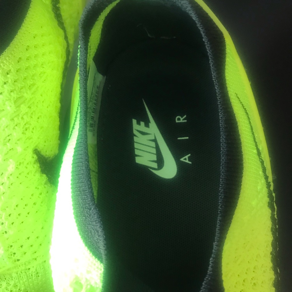 Men’s Nike Air Zoom Mariah Flyknit Racer Volt - Picture 6 of 8